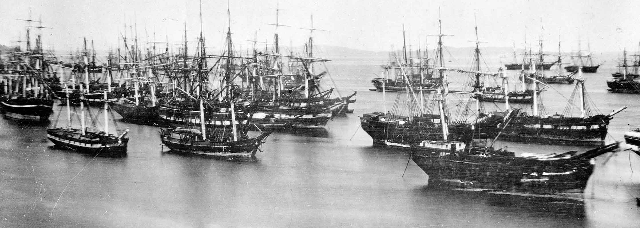 У причалов Сан-Франциско скопилось множество брошенных кораблей